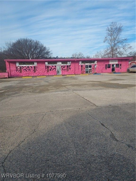 2811 N Broadway, Poteau, OK 74953