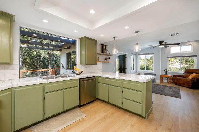 1392 Nancy Lee Ln, Alpine, CA 91901