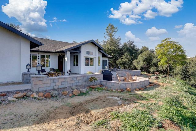 1392 Nancy Lee Ln, Alpine, CA 91901