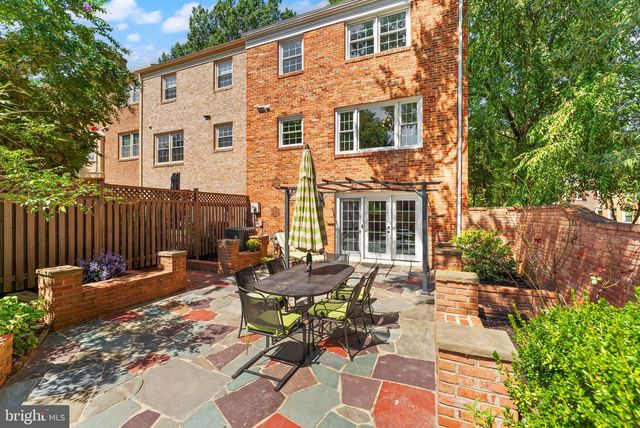 9280 BAILEY LN, Fairfax, VA 22031