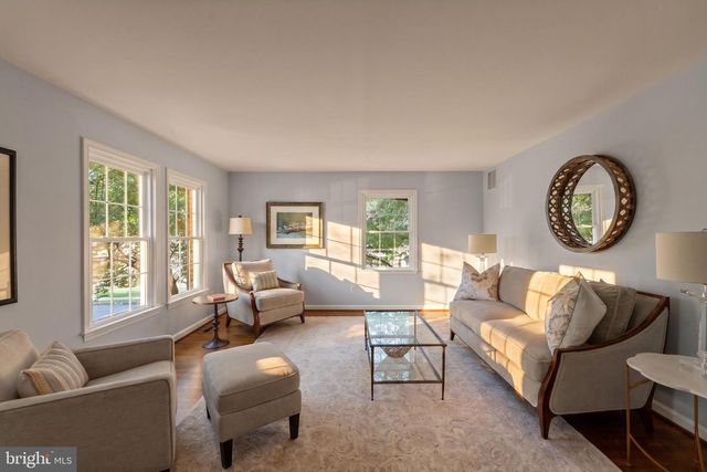 9280 BAILEY LN, Fairfax, VA 22031