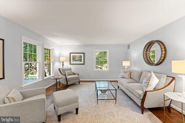 9280 BAILEY LN, Fairfax, VA 22031