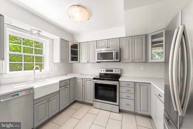 9280 BAILEY LN, Fairfax, VA 22031