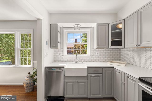 9280 BAILEY LN, Fairfax, VA 22031