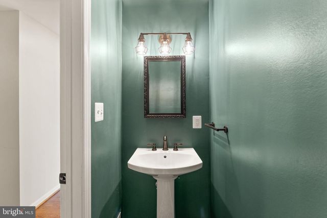 9280 BAILEY LN, Fairfax, VA 22031