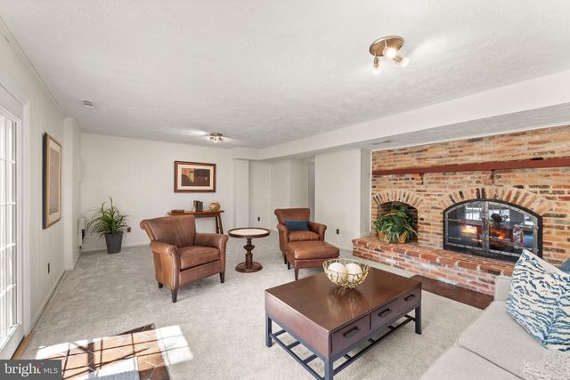 9280 BAILEY LN, Fairfax, VA 22031