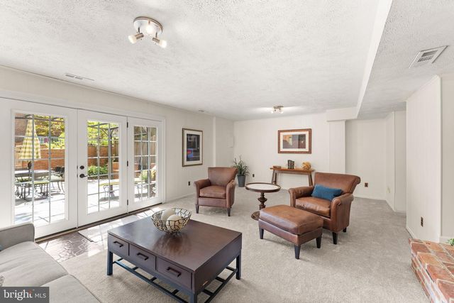 9280 BAILEY LN, Fairfax, VA 22031