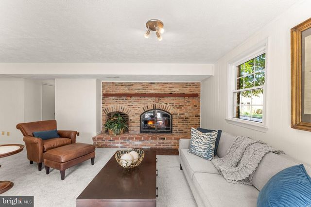 9280 BAILEY LN, Fairfax, VA 22031