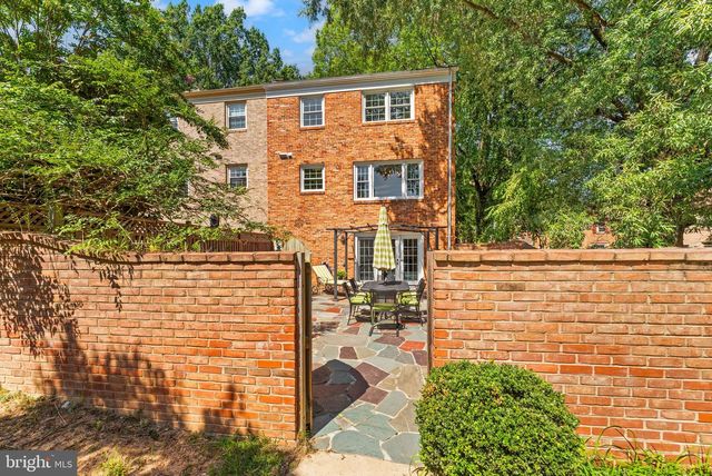 9280 BAILEY LN, Fairfax, VA 22031