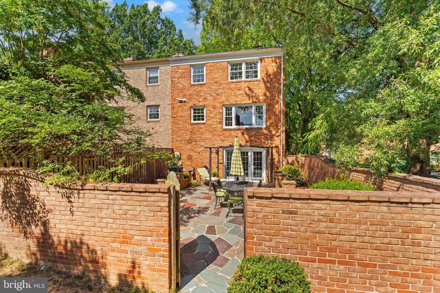 9280 BAILEY LN, Fairfax, VA 22031