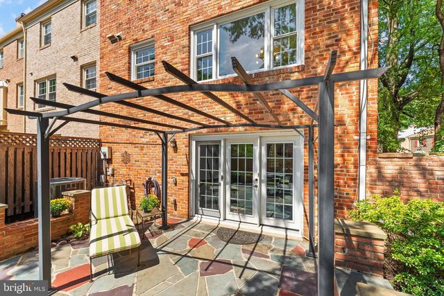 9280 BAILEY LN, Fairfax, VA 22031