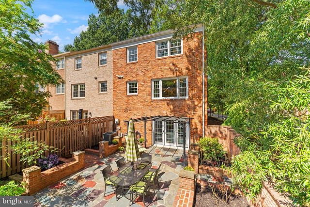 9280 BAILEY LN, Fairfax, VA 22031