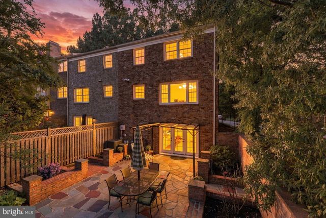 9280 BAILEY LN, Fairfax, VA 22031