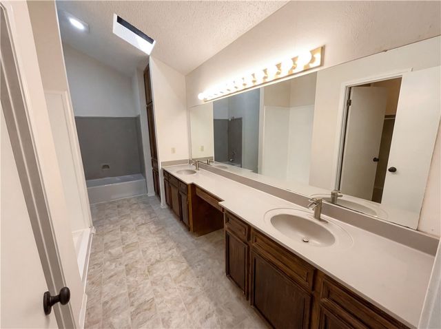 6906 Whalen Dr, Corpus Christi, TX 78413