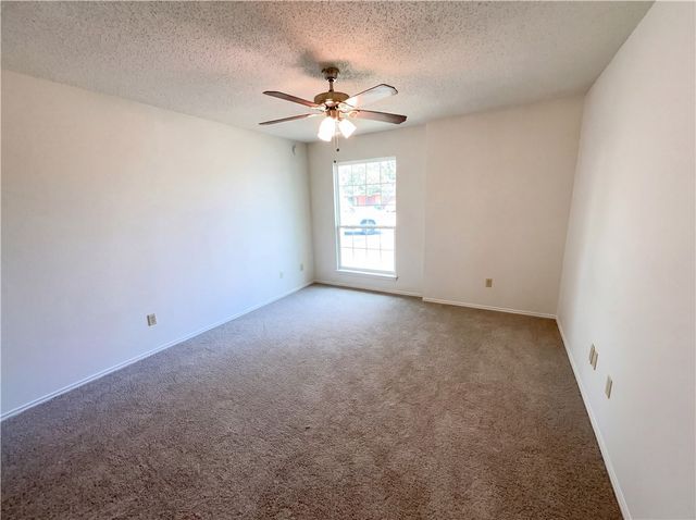 6906 Whalen Dr, Corpus Christi, TX 78413