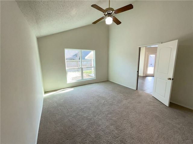 6906 Whalen Dr, Corpus Christi, TX 78413