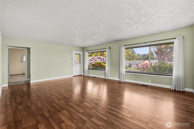2911 Elwood Drive W, Tacoma, WA 98466