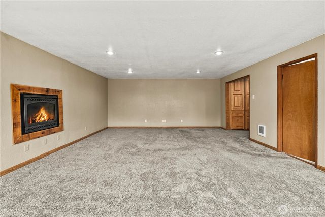 2911 Elwood Drive W, Tacoma, WA 98466