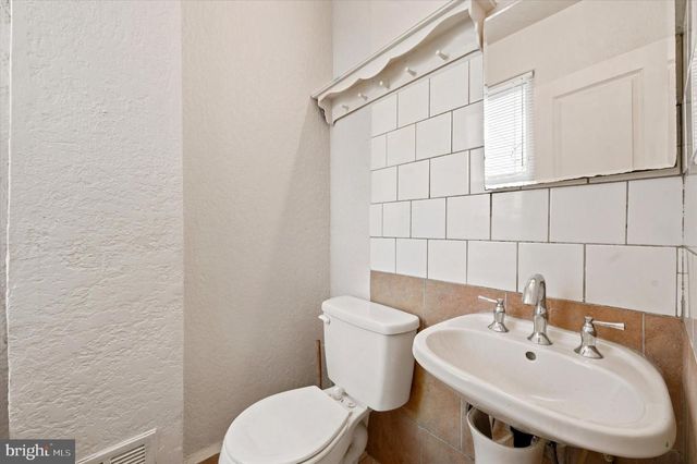 2015 MOUNTAIN ST, Philadelphia, PA 19145