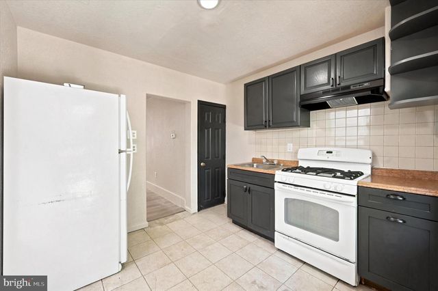 2015 MOUNTAIN ST, Philadelphia, PA 19145
