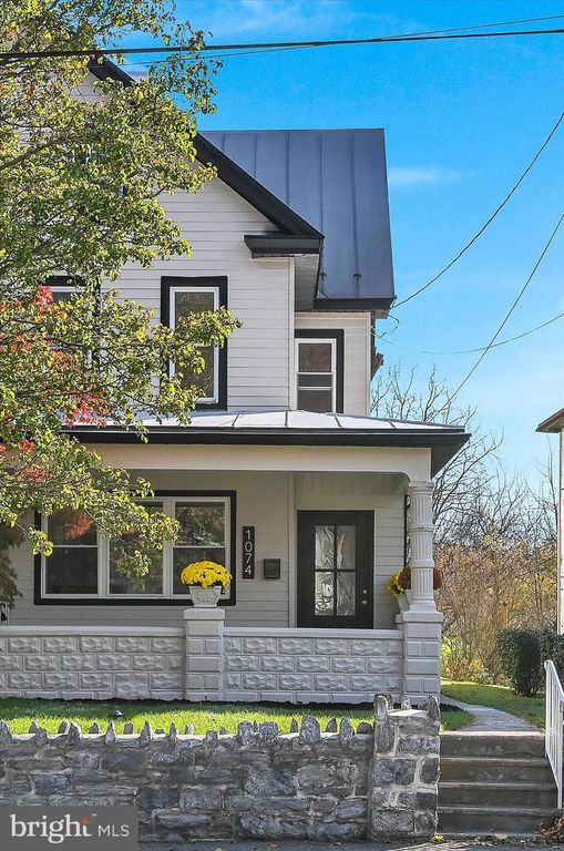 1074 E MAIN ST, Annville, PA 17003