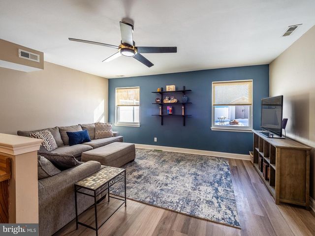 302 FOXWOOD LN, Marlton, NJ 08053