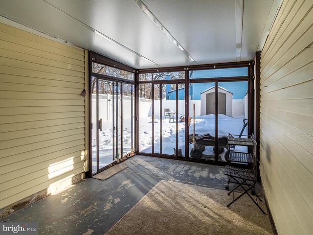 302 FOXWOOD LN, Marlton, NJ 08053