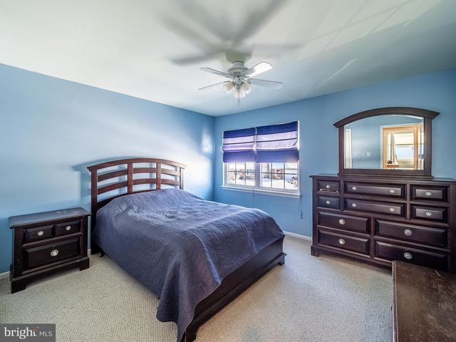 302 FOXWOOD LN, Marlton, NJ 08053