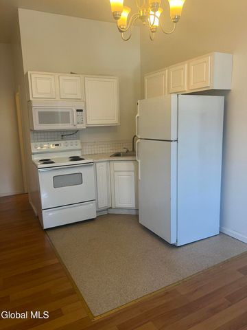 150 4th Street 6, Troy, NY 12180