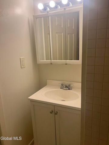 150 4th Street 6, Troy, NY 12180