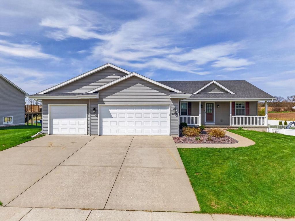 1303 Prominence Drive, Janesville, WI 53548