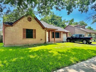 6834 Tara Drive, Richmond, TX 77469