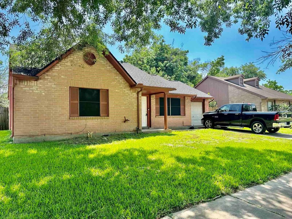 6834 Tara Drive, Richmond, TX 77469