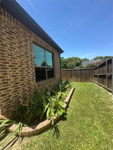 3809 brookridge Court, Bedford, TX 76021