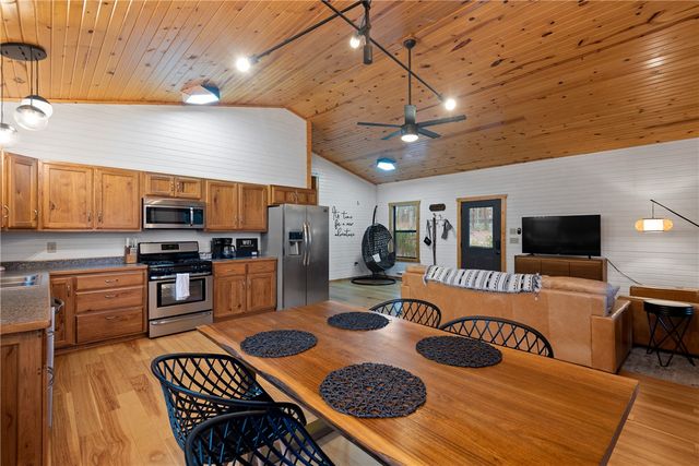920 NC 3855, Hasty, AR 72640