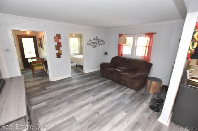 763 S Winding Drive, Waterford Charter Township, MI 48328