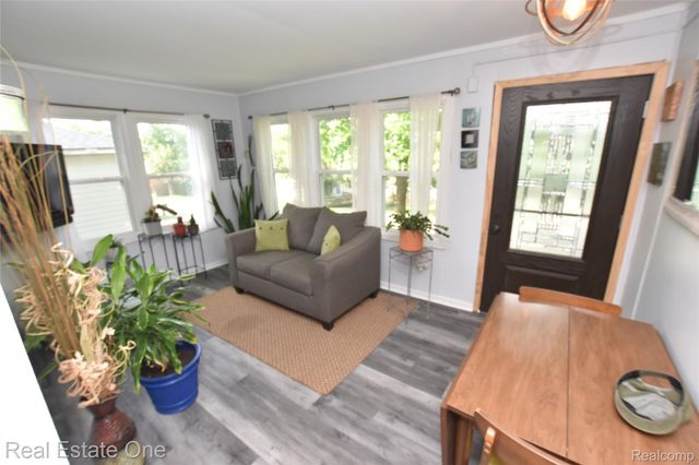 763 S Winding Drive, Waterford Charter Township, MI 48328