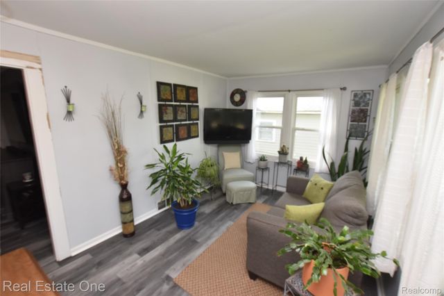 763 S Winding Drive, Waterford Charter Township, MI 48328