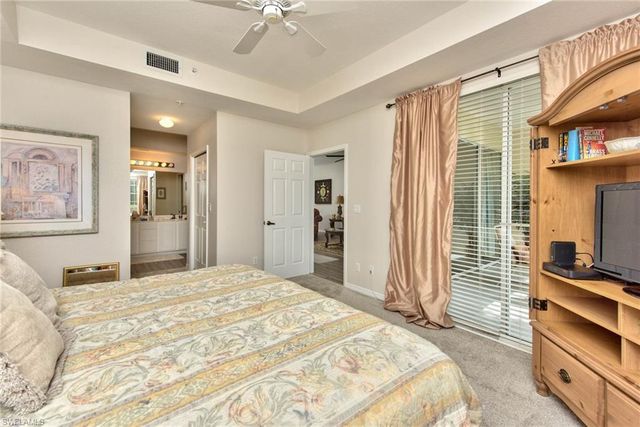 1970 Willow Bend CIR 6-102, Naples, FL 34109