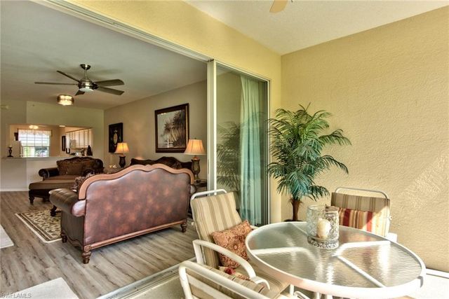 1970 Willow Bend CIR 6-102, Naples, FL 34109