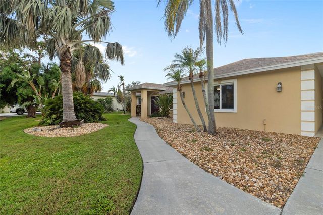 6454 BEECHWOOD AVENUE, Sarasota, FL 34231