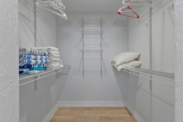 6454 BEECHWOOD AVENUE, Sarasota, FL 34231