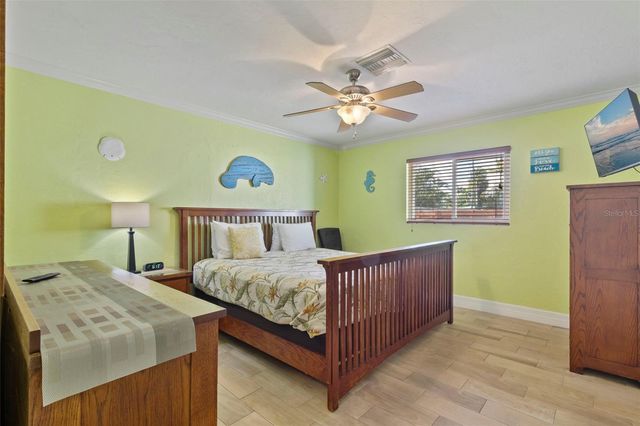 6454 BEECHWOOD AVENUE, Sarasota, FL 34231