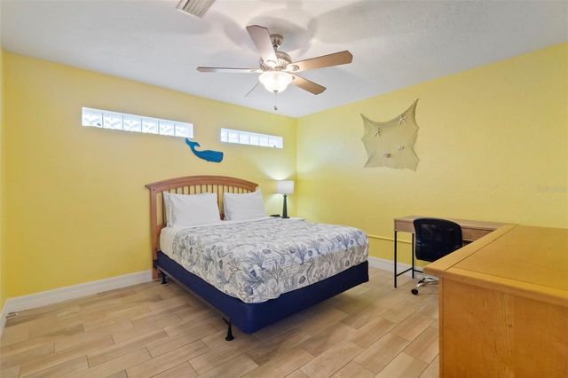 6454 BEECHWOOD AVENUE, Sarasota, FL 34231