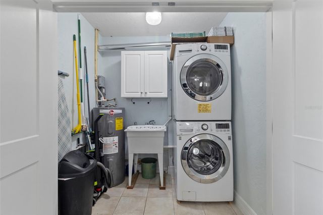 6454 BEECHWOOD AVENUE, Sarasota, FL 34231