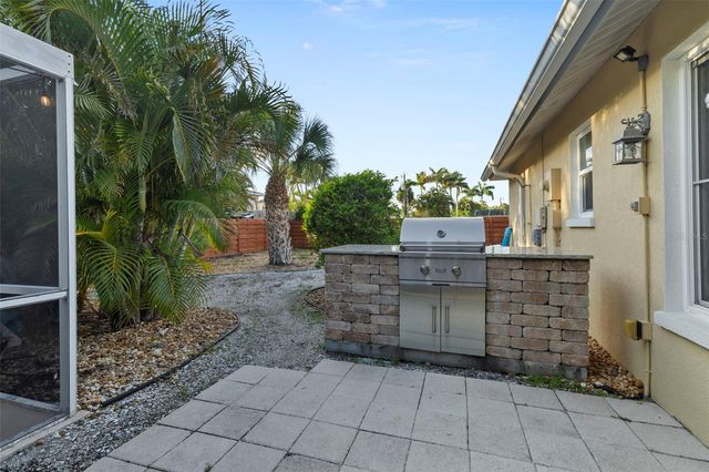 6454 BEECHWOOD AVENUE, Sarasota, FL 34231