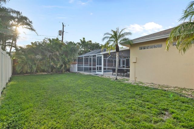 6454 BEECHWOOD AVENUE, Sarasota, FL 34231