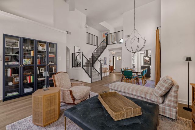 6012 La Naranja LN, Austin, TX 78749