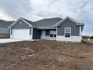 2415 N TRAVELLER DR, Columbia, MO 65202