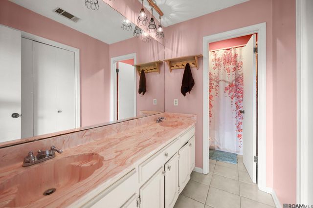 21915 Machost Rd, Zachary, LA 70791